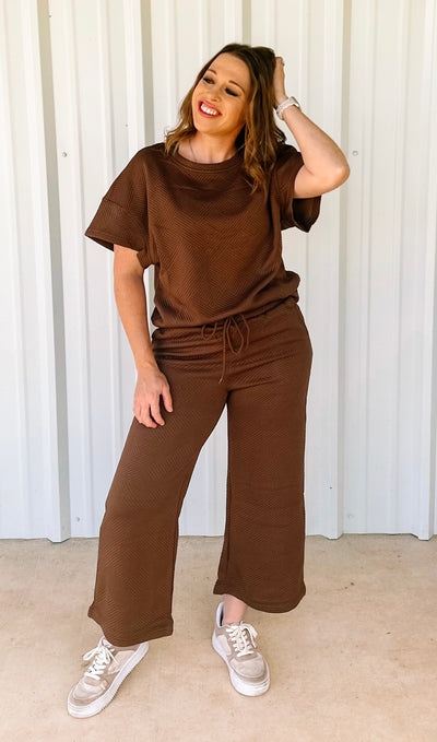 TEXTURED PANTS SET