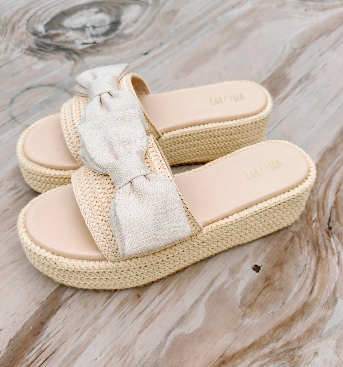 RAFFIA BOW SANDALS
