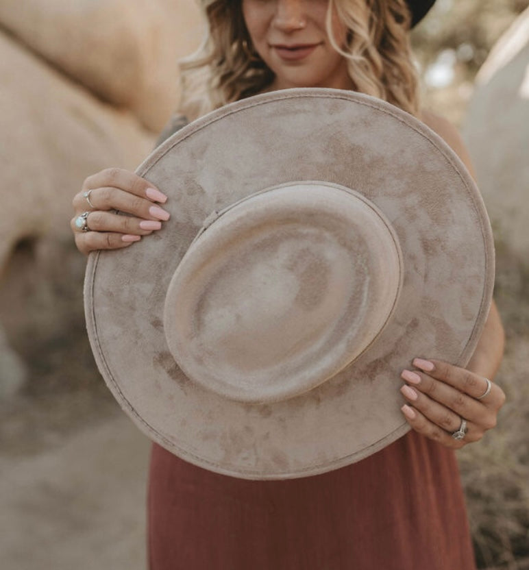 SUEDE CROWN TOP HAT